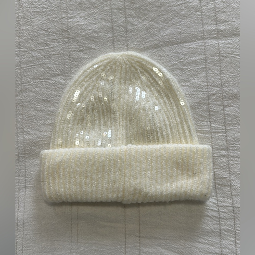 Steve Madden Sequin Beanie - Picture 3 of 4